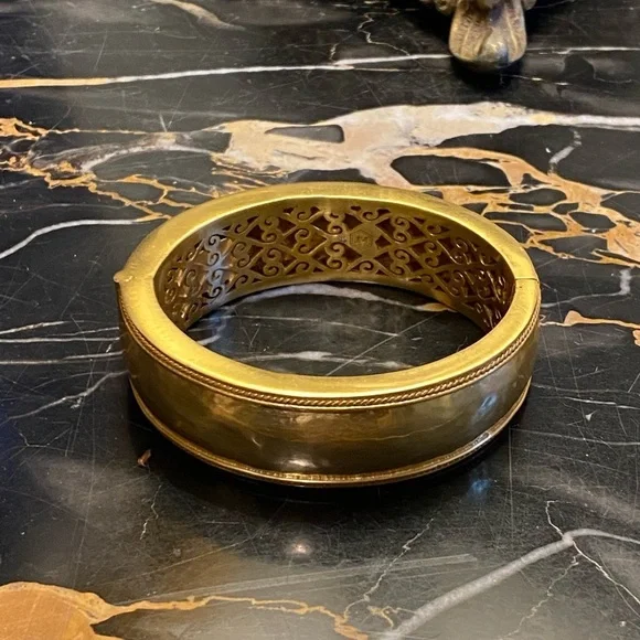 - Julie Vos Cannes Statement Bangle - Picture 7 of 10